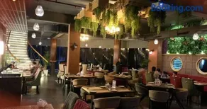 Fun Square Hotel - Image 4