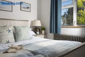 Sennen Sands- Free Parking - Free WiFi - Self Check In - Close to Beach - Pets Welcome - Image 5