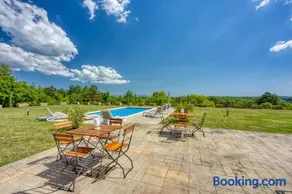 Grad Inn Apartments & Resort - Image 1