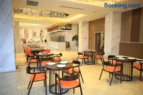 Huhua International Hotel by Hongqiao Airport - Image 3