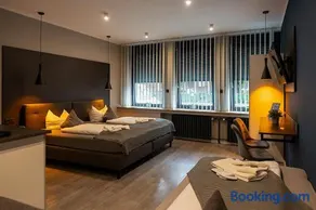 Liro Hotel Moers - Image 1