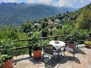 Cottage with a view of Kissos - Image 2
