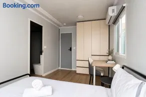 Convenient Western Sydney Single Bed Room Stay - Shared Bathroom - Image 3