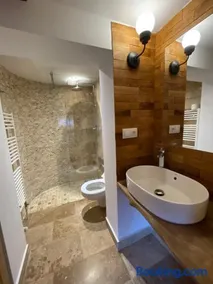 Camera Zâmbru - CĂTUN - Image 1