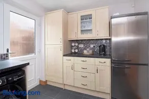 Victoria Retreat - Image 4