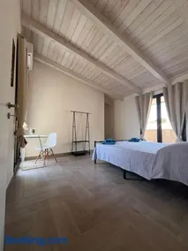 Rooms Home - Image 1