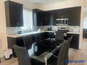 Spacious 4 bedroom house! - Image 1