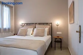 Edward Art Boutique Hotel - Image 4