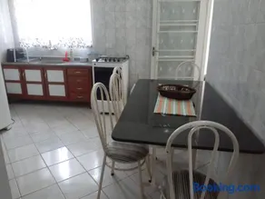 Casa Agradável próxima ao Bosque - Image 1