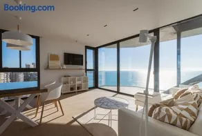 Modern sea front jacuzzi Blue Sky - Image 2