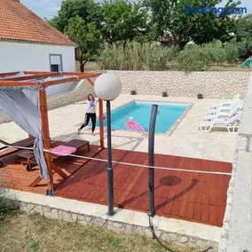 Holiday House DA & DO - Image 1
