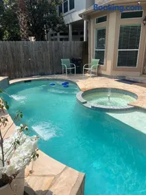 INSPERIT Home at Galleria with heated pool spa - Image 1