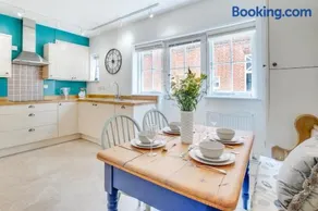 Flat 1 Eversley Cottage - Image 5