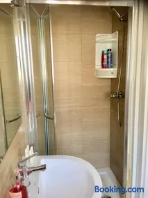 Pembroke Suites - Image 2