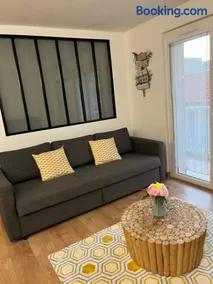 Perle rare à 250m de la plage ! Climatisé avec Parking, balcon & WiFi - Image 2
