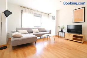Espectacular vivienda con piscina climatizada - Image 2