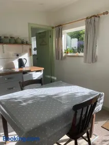 Honey House - Image 4