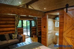 Secluded Hand Crafted Log Cabin - Image 5
