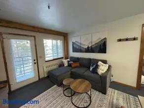 The Meadows- Charmed Ski & Relax Studio - Image 2