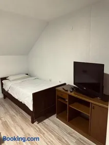 Privatni smestaj - Grujic - Image 2