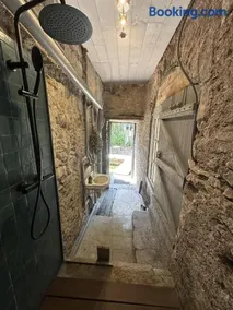 La Robina Maison - Image 2