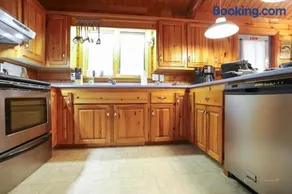 Sherbrooke Lake Cottage with Private Beach - Image 4