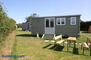 Lanterns Shepherds Huts & Glamping - Image 5