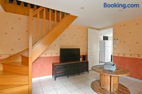 La Petite Maison Blanzy - Image 1
