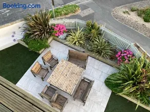Beautiful 3 bedroom apartment by the Sea - Image 2