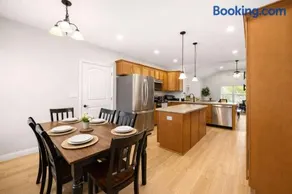3BR 2BA Home with King Queen & Twin Beds - Image 3