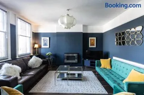 Boutique family apartment in celebrity village. - Image 3