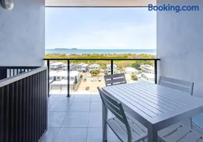 WhitsunStays - The Regal (2br/2bth, Central) - Image 3