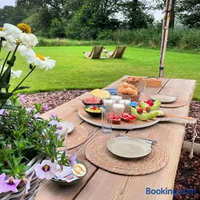 Domestico Bed & Breakfast - Image 3