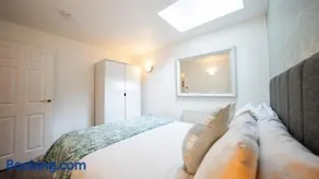 Greenhill Suite - 1BR Apartment, Heart of Town, Parking, Sleeps 3 - Image 2