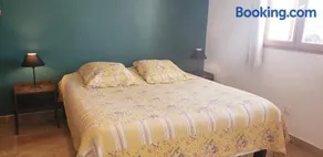 "Les Lauriers" chambre indépendante climatisée avec terrasse et parking privée - Image 4
