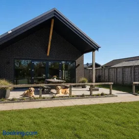 Vakantievilla 10 km van strand honden welkom omheinde tuin sauna buitenbad - Image 1