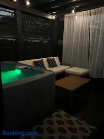 Magic City IN THE HEART OF MIAMI JACUZZI - Image 3