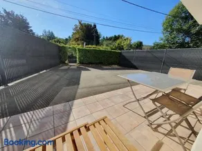 Charmant appartement au rez de jardin d'une maison - Image 3