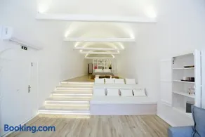 Hydra Hospitality Port Apartment - Image 2