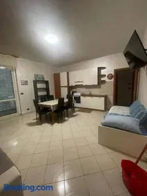 Home Mome - Image 2