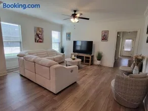 Sunset Hideaway 15 min from Downtown Lake Charles - Image 4