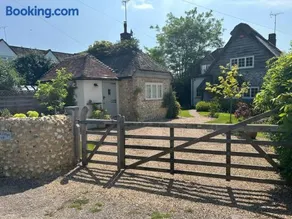 Thatch Cottage Singleton 2 miles from Goodwood - Image 2