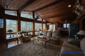 Stack's Back Bay Retreat - Image 1