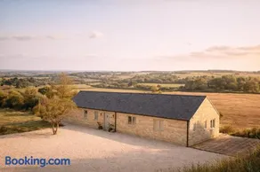 The Cotswold Barn nr Moreton in Marsh - Image 4