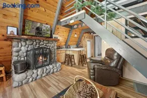 A-Frame Delight - A cute little cabin and stones throw away from Big Bear Snow Play - Image 2