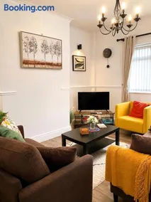 Ushaw HillTop View-Suburban Free Parking Ideal for Work-Stays & Families - Image 5
