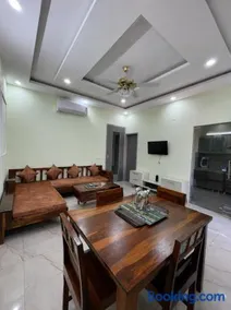 Luxury Jacuzzi Villa Lawn Gazebo Near Airport - Image 1