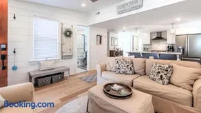 Little Cottage On Lafayette - Image 5