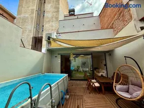 CASA EN EL CENTRO DE CALELLA A 300 m DE LA PLAYA - Image 1