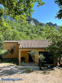 Cosy Home Stay - Image 1